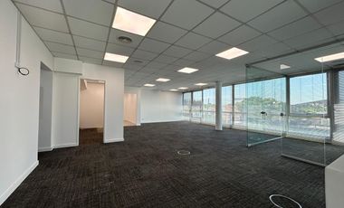 Oficina en venta a metros de Unicenter