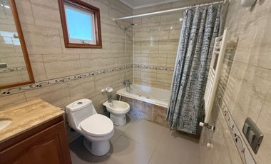 Casa en venta c/ estacionamiento en Molco