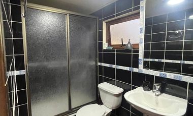 Casa en venta c/ estacionamiento en Santa Juana