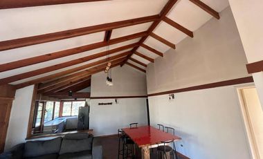 Casa en venta c/ estacionamiento en Santa Juana