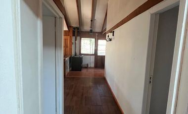 Casa en venta c/ estacionamiento en Santa Juana