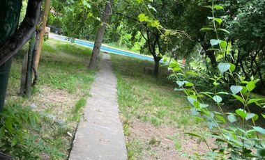 Casa en venta c/ estacionamiento en Santa Juana