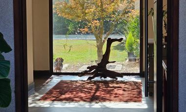 ESPECTALUCAR CASA  SOLIDA DE 4 NIVELES, LA RESERVA, CHICUREO