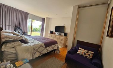 ESPECTALUCAR CASA  SOLIDA DE 4 NIVELES, LA RESERVA, CHICUREO