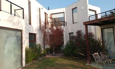 ESPECTALUCAR CASA  SOLIDA DE 4 NIVELES, LA RESERVA, CHICUREO