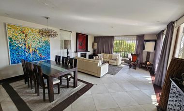 ESPECTALUCAR CASA  SOLIDA DE 4 NIVELES, LA RESERVA, CHICUREO