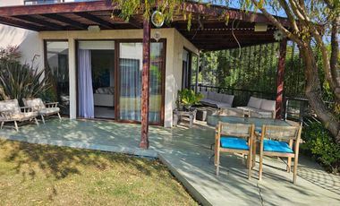 ESPECTALUCAR CASA  SOLIDA DE 4 NIVELES, LA RESERVA, CHICUREO