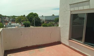 Ph de cinco ambientes en Remedios de escalda