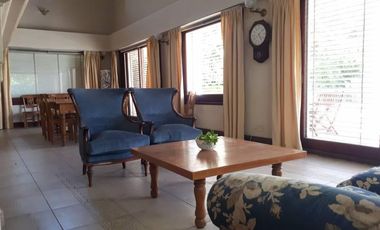 EXCELENTE CONSTRUCCION, AMPLIA CASA TRADICIONAL