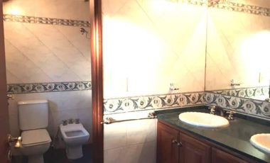 EXCELENTE CONSTRUCCION, AMPLIA CASA TRADICIONAL