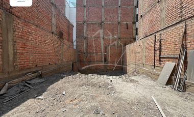 VENTA TERRENO URB ALPAMAYO ATE