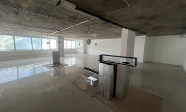 Planta Libre de 165 m2, donde diseñas tu Negocio!!!!! Amplio