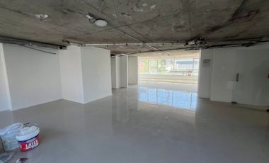Planta Libre de 165 m2, donde diseñas tu Negocio!!!!! Amplio