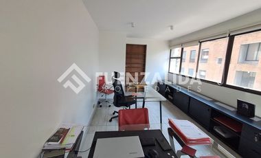 Oficina en Arriendo en Av. Presidente kennedy con Artuto Ureta