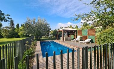 Casa en Arriendo en Condominio El Maitén