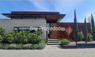 Casa en Venta en Ideal Familia e Inversión: 2 Casas 2 Deptos Galpon 400m2