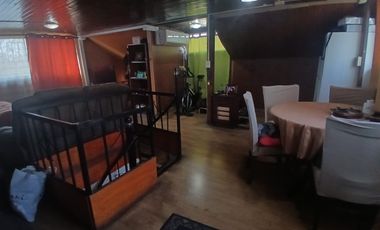 Venta de Amplia Casa 4 Dormitorios.  Excelente Ubicación