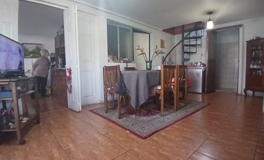 Venta de Amplia Casa 4 Dormitorios.  Excelente Ubicación