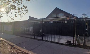 Venta de Amplia Casa 4 Dormitorios.  Excelente Ubicación