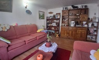 Venta de Amplia Casa 4 Dormitorios.  Excelente Ubicación