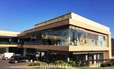 Local Comercial en Arriendo en El Alba / La Plaza. San Carlos de Apoquindo