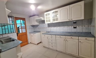 Casa en Venta en PASAJE LOS CASTAÑOS