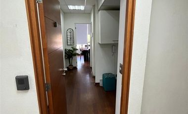 Oficina en Venta en Avenida Vicuña Mackenna Poniente
