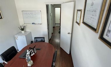 Oficina en Venta en Avenida Vicuña Mackenna Poniente