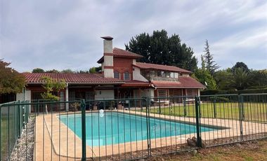 Casa en Venta en Angamos Limache