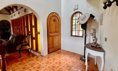 Casa en Venta en Angamos Limache