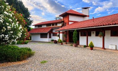 Casa en Venta en Angamos Limache