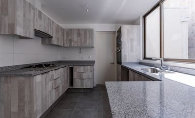 Casa en Arriendo en Camino El Chin con Camino El Huinganal