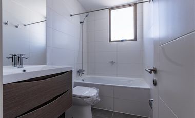 Casa en Arriendo en Camino El Chin con Camino El Huinganal