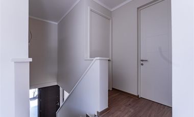 Casa en Arriendo en Camino El Chin con Camino El Huinganal