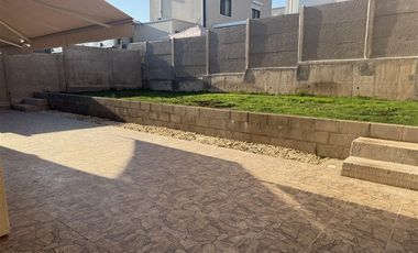 Casa en Arriendo en Camino El Chin con Camino El Huinganal