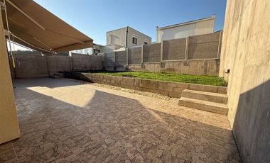 Casa en Arriendo en Camino El Chin con Camino El Huinganal