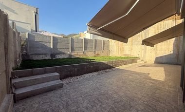 Casa en Arriendo en Camino El Chin con Camino El Huinganal