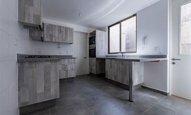 Casa en Arriendo en Camino El Chin con Camino El Huinganal