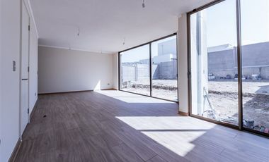 Casa en Arriendo en Camino El Chin con Camino El Huinganal