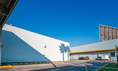 Bodega en Arriendo en Costanera Norte // Los Gobelinos // Autopista Central