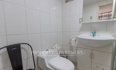 Gran Casa Esquina en San Joaquín, 5 Dormitorios + Piscina + Quincho | A pasos de Metro