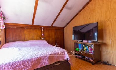 Gran Casa Esquina en San Joaquín, 5 Dormitorios + Piscina + Quincho | A pasos de Metro