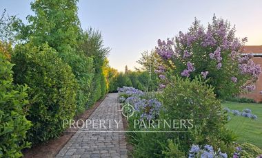 Espectacular casa en exclusivo condominio