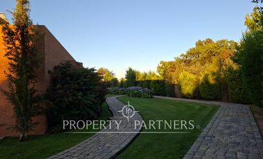 Espectacular casa en exclusivo condominio