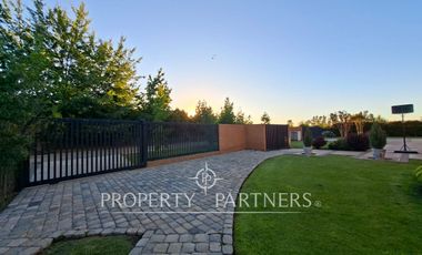 Espectacular casa en exclusivo condominio