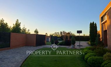 Espectacular casa en exclusivo condominio