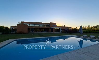 Espectacular casa en exclusivo condominio