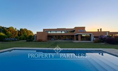 Espectacular casa en exclusivo condominio