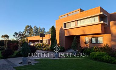 Espectacular casa en exclusivo condominio