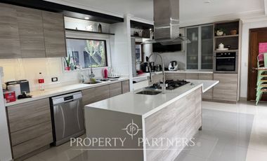 Exclusiva residencia con vista al mar en «Lomas de Coihuín»,  Puerto Montt